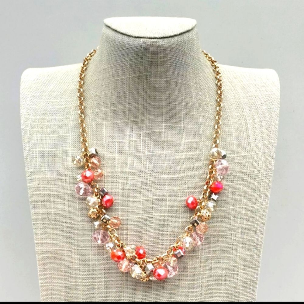 LOFT Necklace Boho Pink Cluster Beaded Bib Pendant Gold Tone Chain 20 Inch